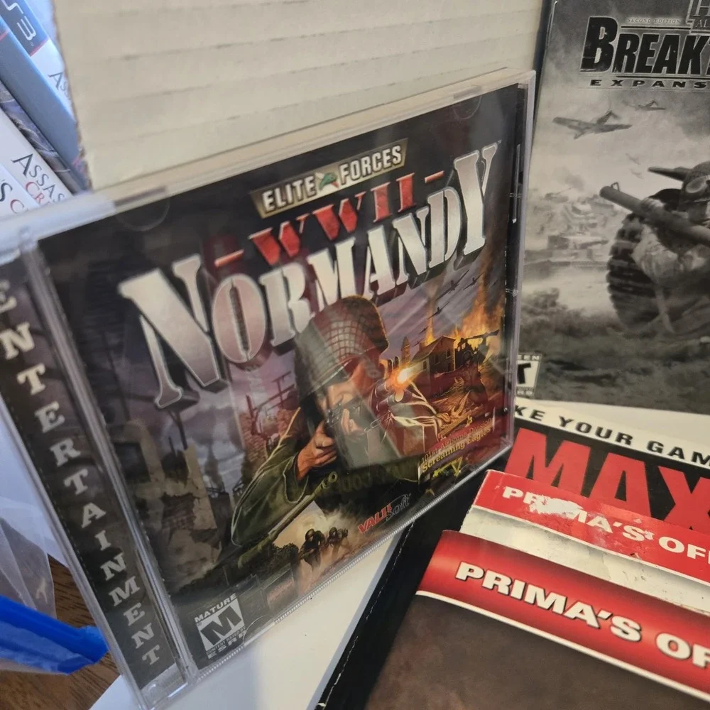 Large Vintage Lot Of PC Games & Strategy Guides Max Payne Tom Clancy Rainbow Six